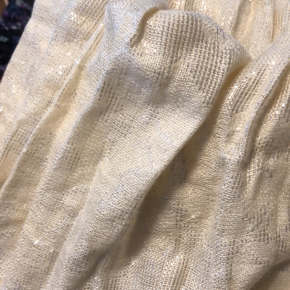 Used scarf size 20x72 - Picture 6 of 7
